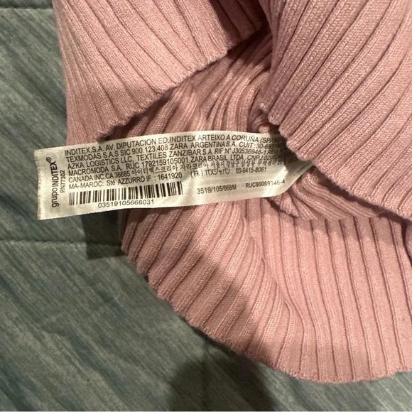 Zara Cropped Knit Ribbed Light Pink Long Sleeve Turtleneck Top
Size M Stretching - Picture 4 of 7